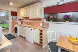 BREAKFAST KITCHEN- click for photo gallery